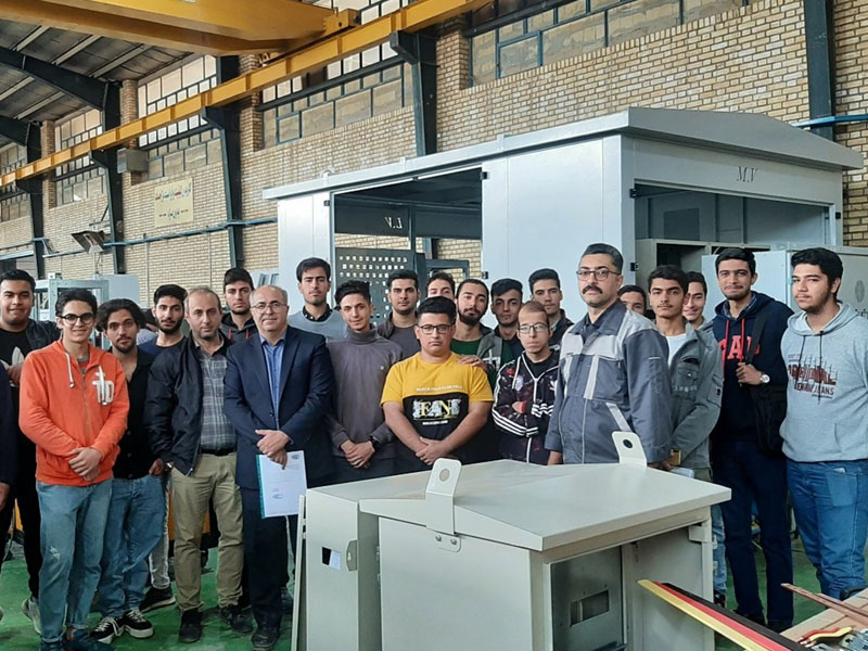 گزارش بازدید از شرکت فجر تابلو و نیروگاه خورشیدی یک مگاواتی